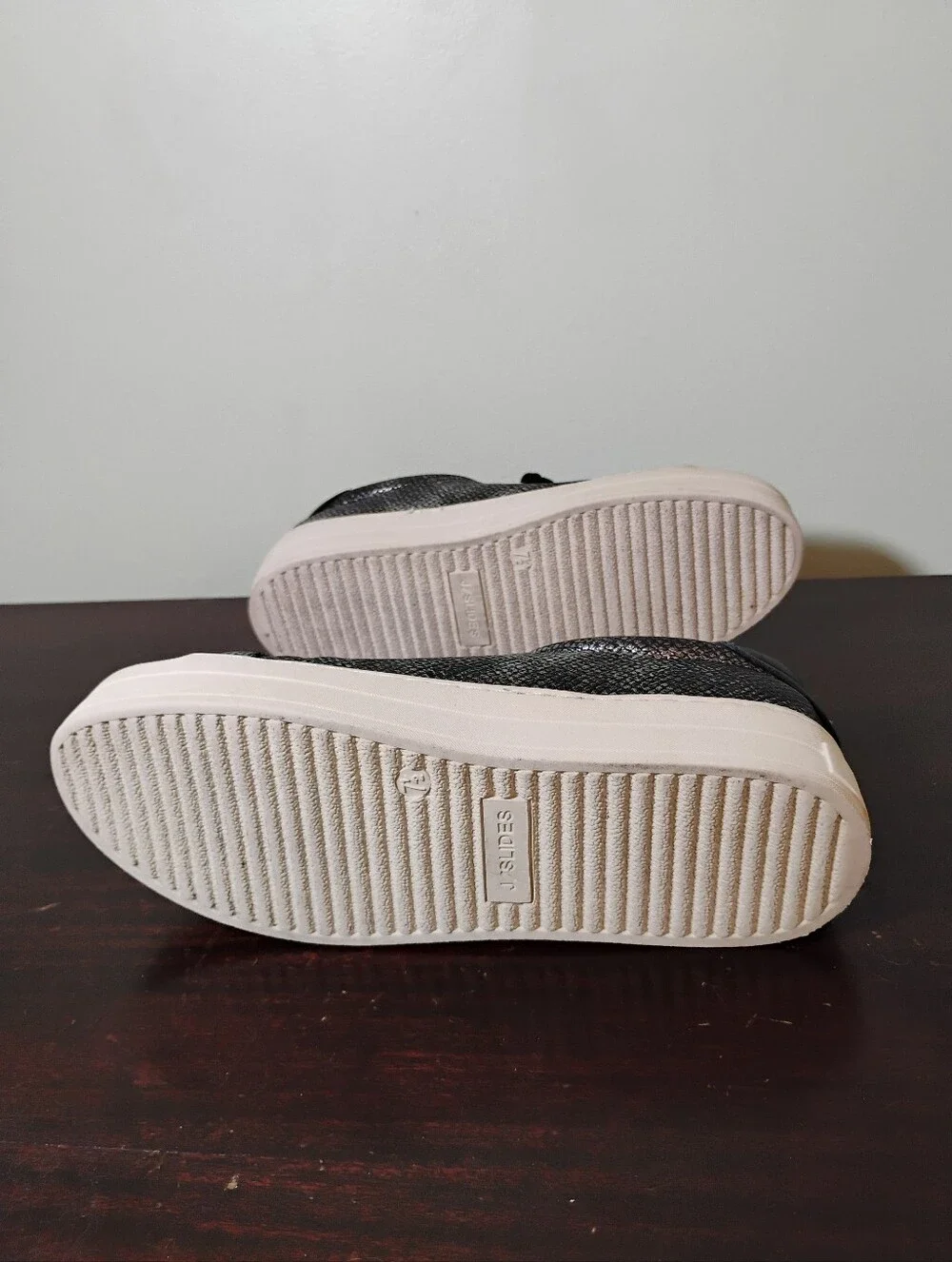 J/SLIDES NYC Metallic Snakeskin Platform Sneakers - Size 7.5